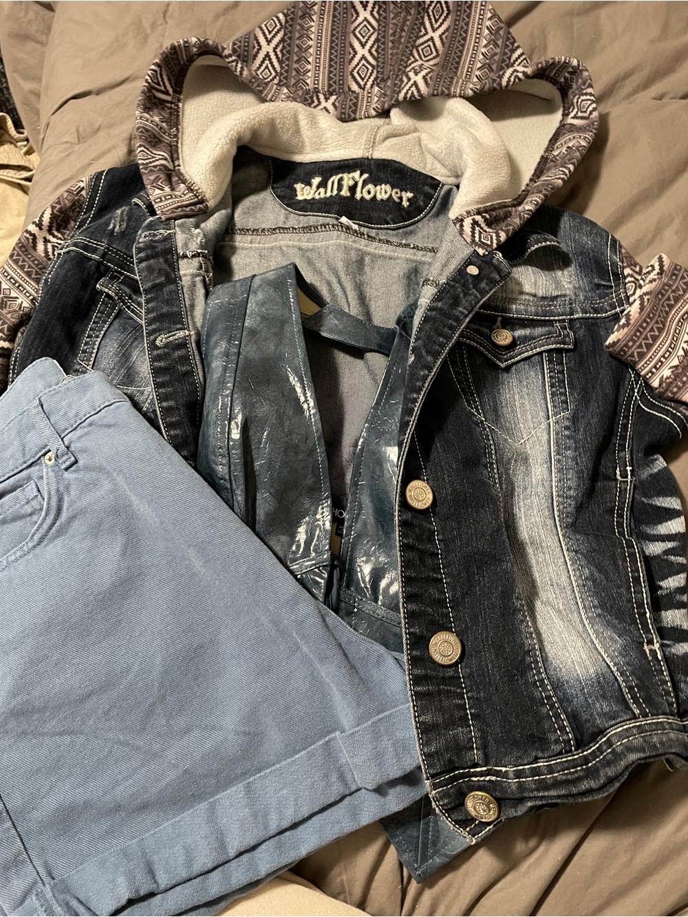 Wallflower Denim Jacket w/country blue BDG shorts, FN halter top women’s size M